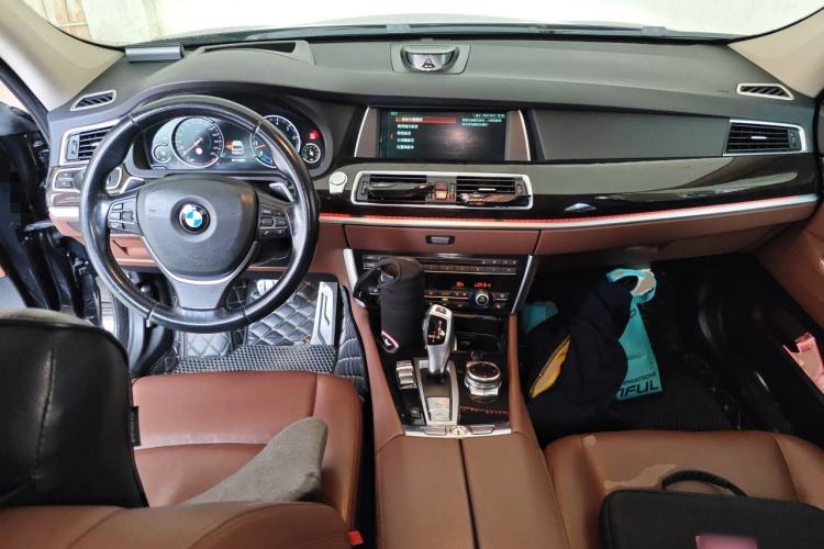 Used BMW 5 Series GT 2014 535i Leading Model Center Console