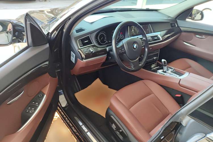 Used BMW 5 Series GT 2014 535i Leading Model Driver Seat