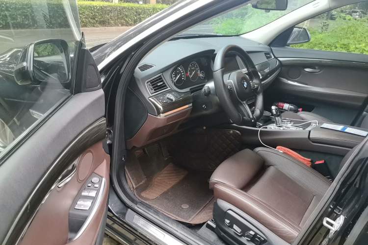 Used BMW 5 Series GT 2014 528i Luxury Edition Driver Seat