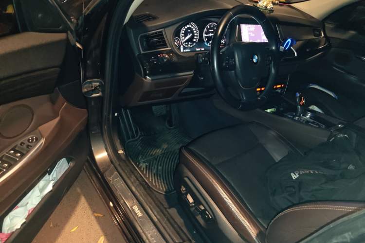 Used BMW 5 Series GT 2014 528i Luxury Edition Driver Seat