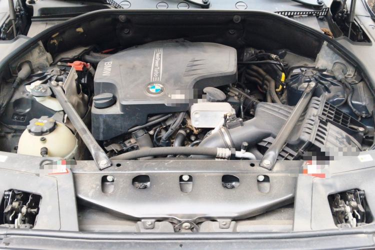 Used BMW 5 Series GT 2014 528i Luxury Edition Engine Bay