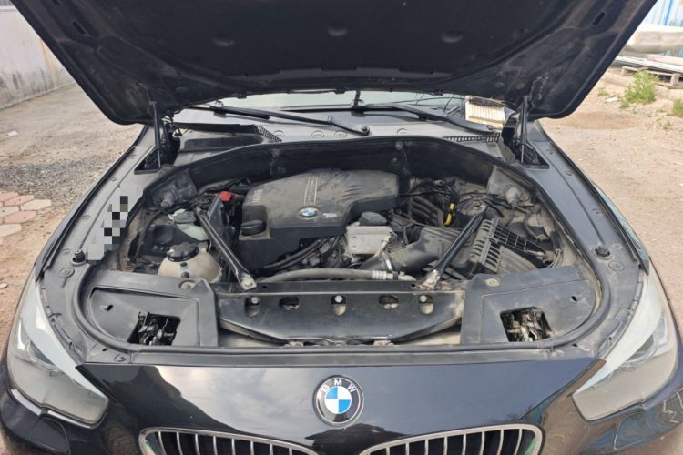 Used BMW 5 Series GT 2014 528i Leading Model Engine Bay
