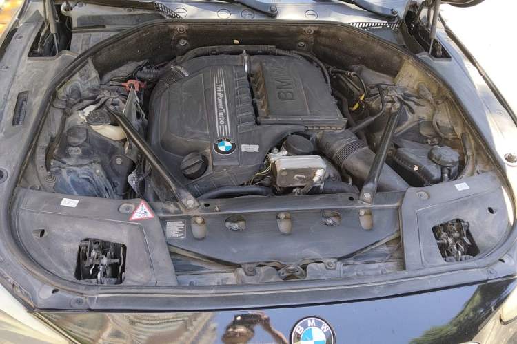 Used BMW 5 Series GT 2014 535i Leading Model Engine Bay
