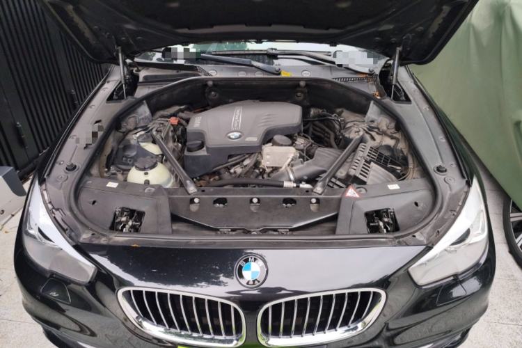 Used BMW 5 Series GT 2014 528i Leading Model Engine Bay