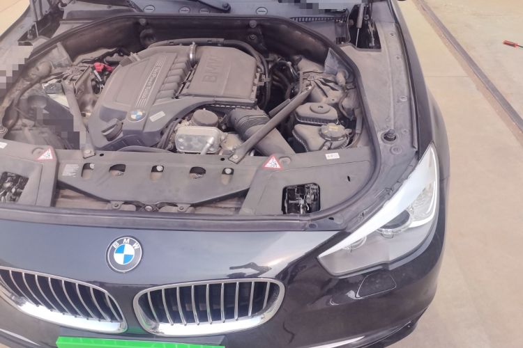 Used BMW 5 Series GT 2014 535i xDrive Engine Bay Left