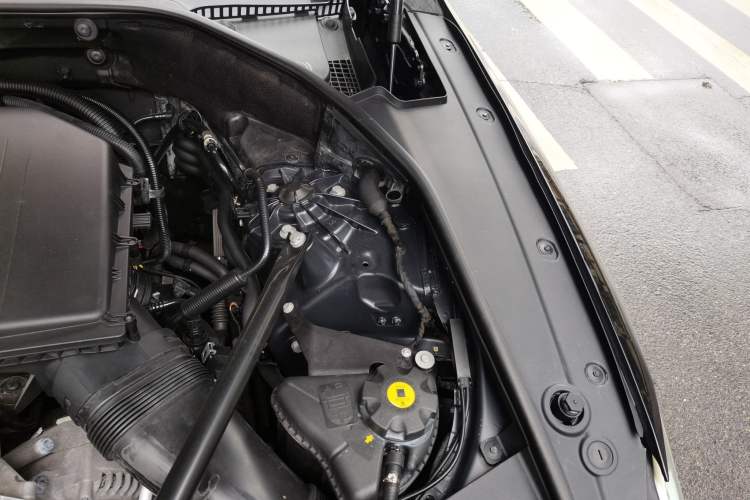 Used BMW 5 Series GT 2014 535i Leading Model Engine Bay Left