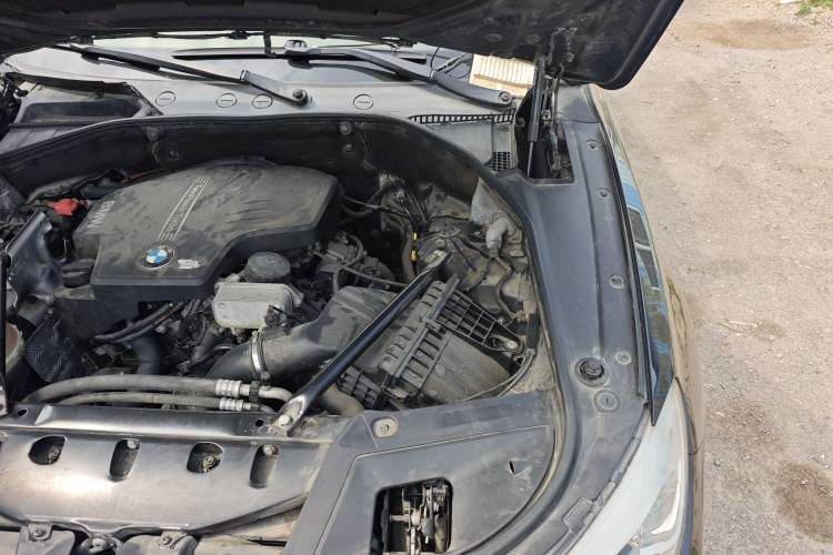 Used BMW 5 Series GT 2014 528i Leading Model Engine Bay Left