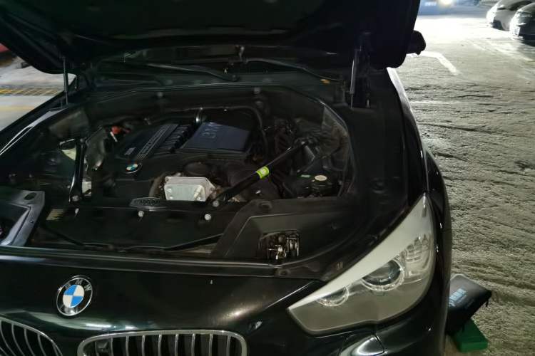 Used BMW 5 Series GT 2014 535i Leading Model Engine Bay Left