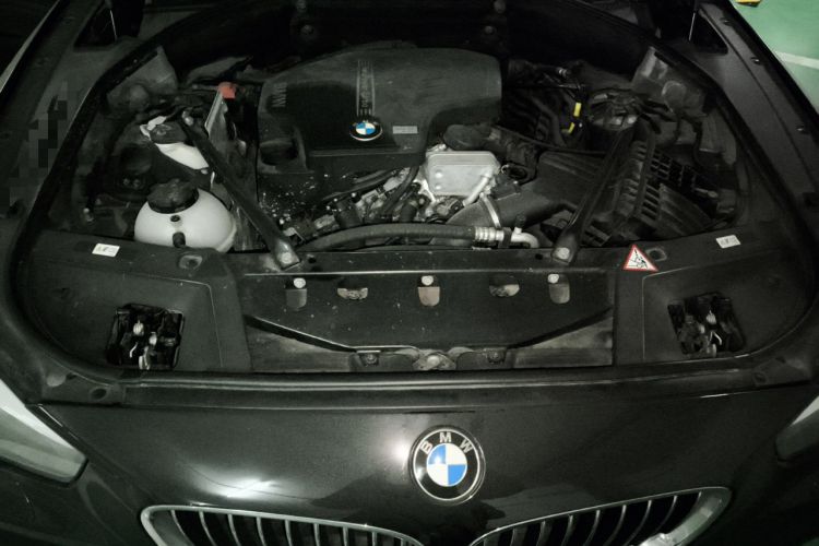 Used BMW 5 Series GT 2014 528i Leading Model Engine Bay