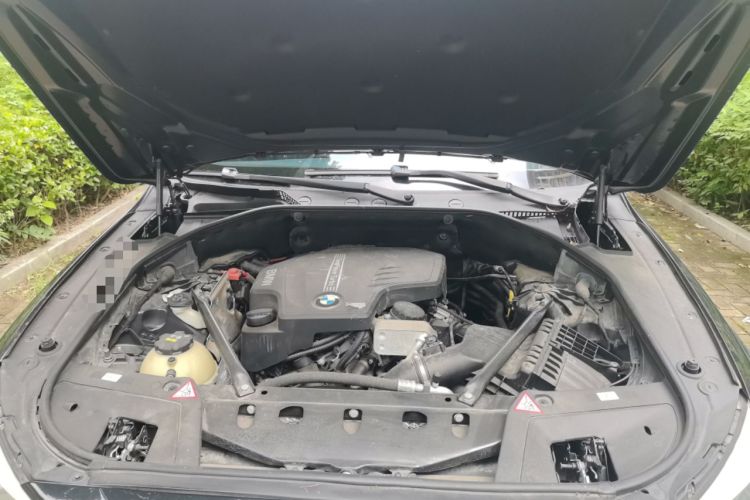 Used BMW 5 Series GT 2014 528i Luxury Edition Engine Bay