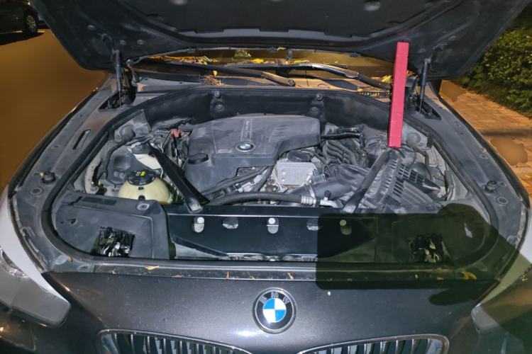 Used BMW 5 Series GT 2014 528i Luxury Edition Engine Bay