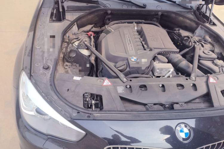 Used BMW 5 Series GT 2014 535i xDrive Engine Bay Right