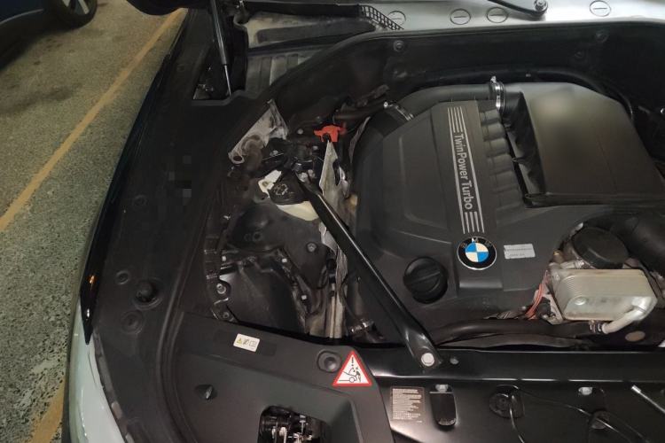 Used BMW 5 Series GT 2014 535i Leading Model Engine Bay Right