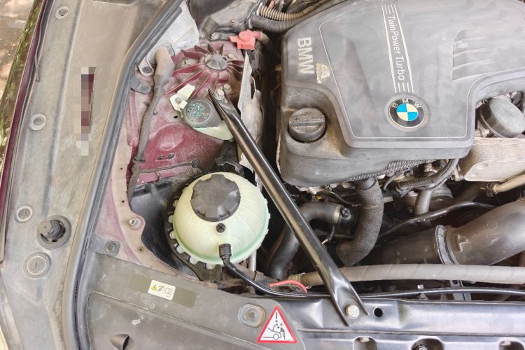 Used BMW 5 Series GT 2014 528i Leading Model Engine Bay Right