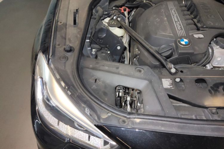 Used BMW 5 Series GT 2014 535i xDrive Engine Bay Right