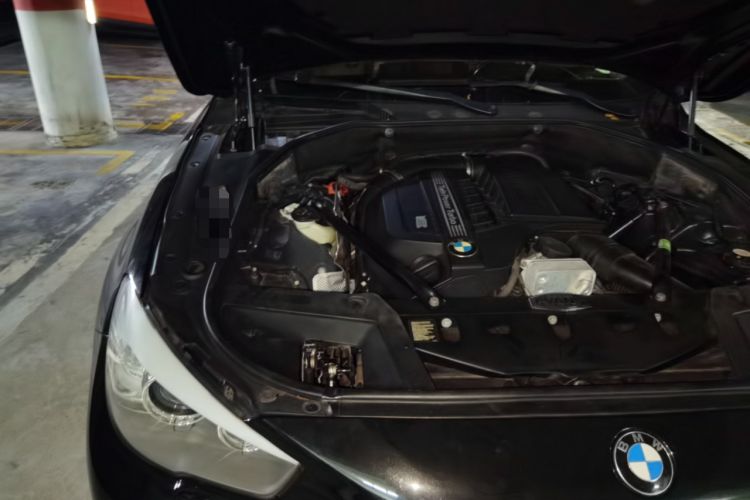 Used BMW 5 Series GT 2014 535i Leading Model Engine Bay Right