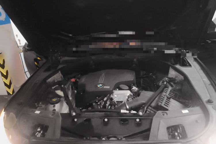 Used BMW 5 Series GT 2014 528i Leading Model Engine Bay