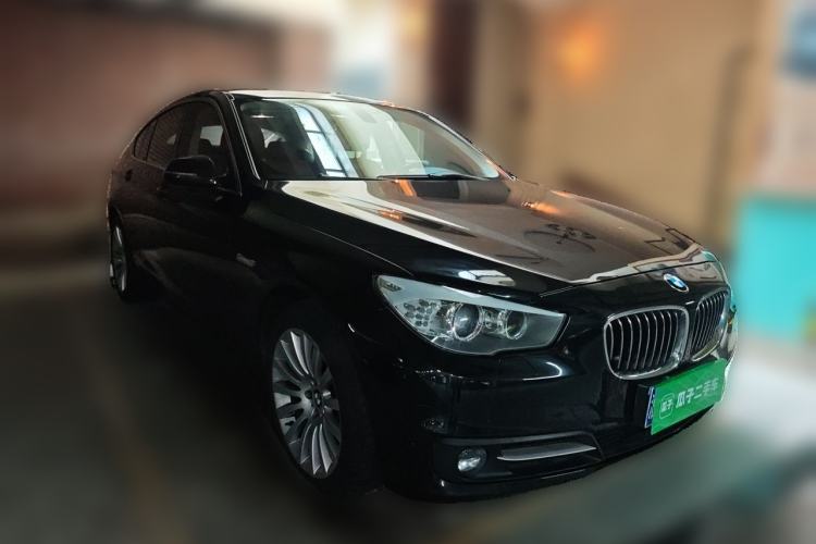 Used BMW 5 Series GT 2014 535i Leading Model Front Right 45 Deg