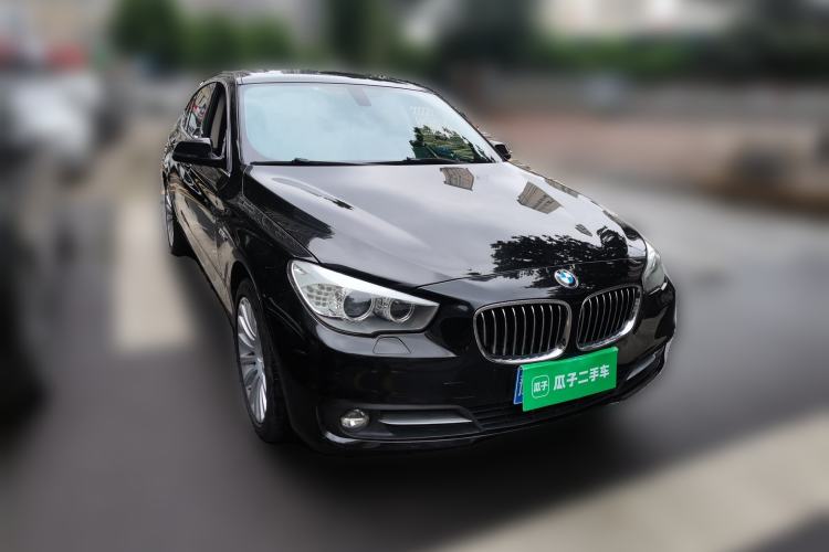 Used BMW 5 Series GT 2014 535i Leading Model Front Right 45 Deg