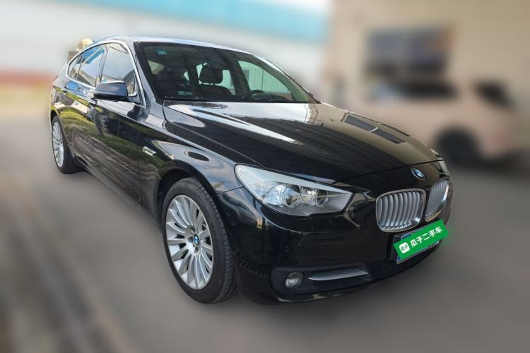 Used BMW 5 Series GT 2014 535i Leading Model Front Right 45 Deg