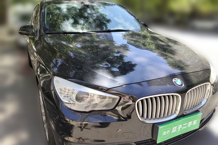 Used BMW 5 Series GT 2014 535i Leading Model Front Right 45 Deg