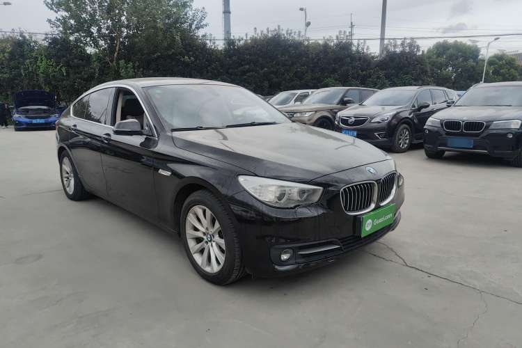 Used BMW 5 Series GT 2014 528i Leading Model Front Right 45 Deg