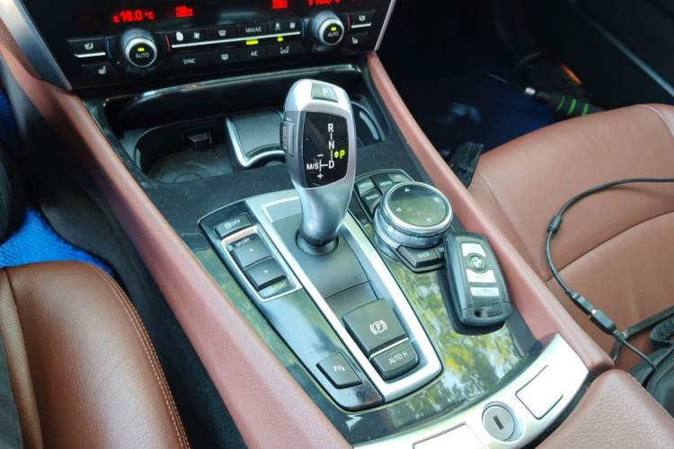 Used BMW 5 Series GT 2014 535i Leading Model Gear Lever