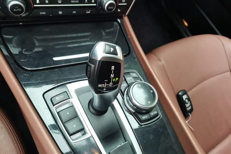 Used BMW 5 Series GT 2014 535i Leading Model Gear Lever