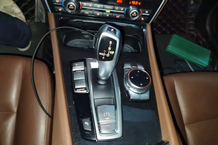 Used BMW 5 Series GT 2014 535i Leading Model Gear Lever