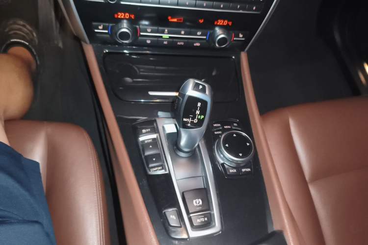 Used BMW 5 Series GT 2014 528i Leading Model Gear Lever