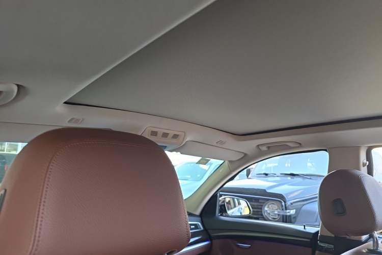 Used BMW 5 Series GT 2014 535i Leading Model Headliner