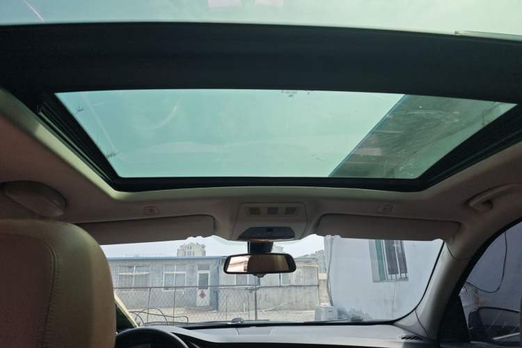 Used BMW 5 Series GT 2014 528i Leading Model Headliner
