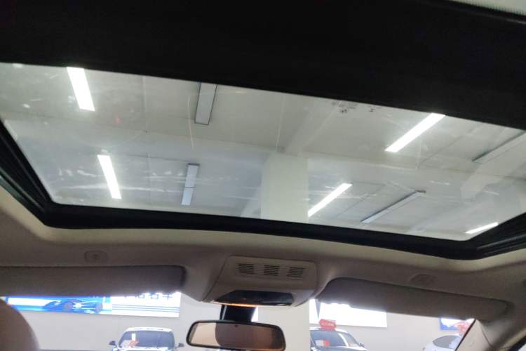 Used BMW 5 Series GT 2014 535i Leading Model Headliner