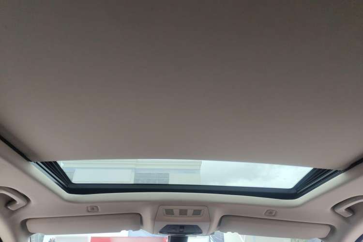 Used BMW 5 Series GT 2014 528i Leading Model Headliner