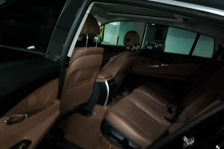 Used BMW 5 Series GT 2014 528i Leading Model Interior 4