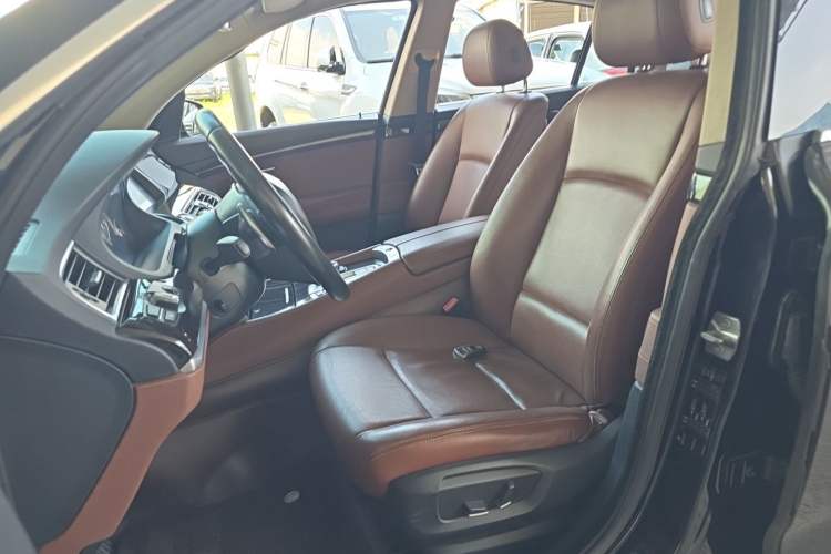 Used BMW 5 Series GT 2014 535i Leading Model Left Front Seat