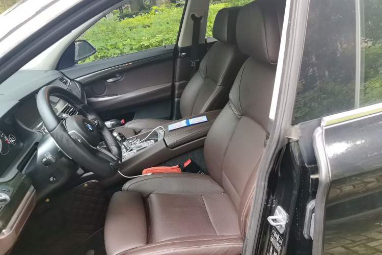 Used BMW 5 Series GT 2014 528i Luxury Edition Left Front Seat