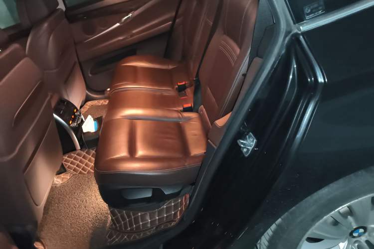 Used BMW 5 Series GT 2014 528i Luxury Edition Left Rear Seat