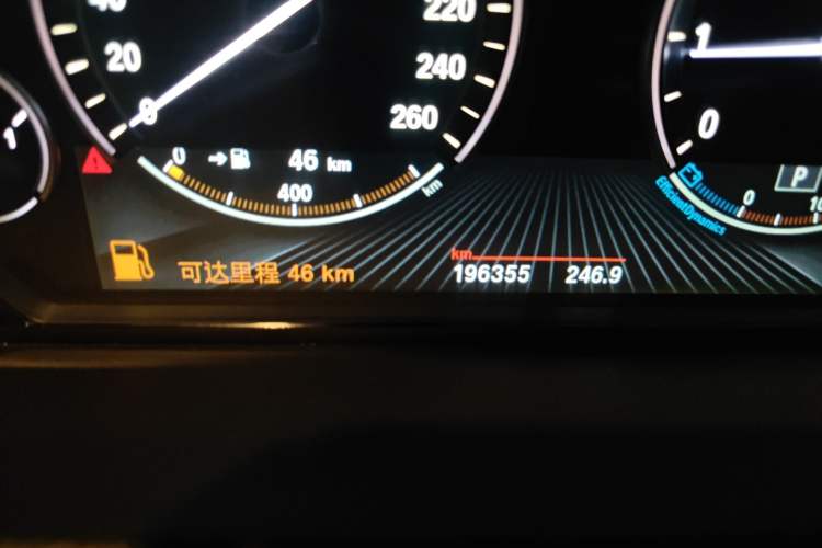 Used BMW 5 Series GT 2014 528i Luxury Edition Odometer Close Up