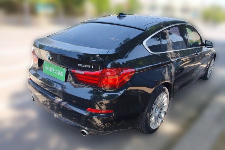 Used BMW 5 Series GT 2014 535i Leading Model Rear Right 45 Deg