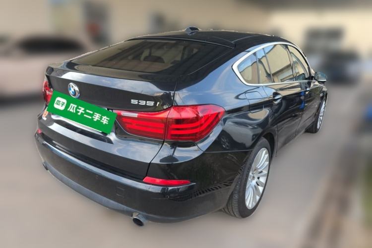 Used BMW 5 Series GT 2014 535i Leading Model Rear Right 45 Deg