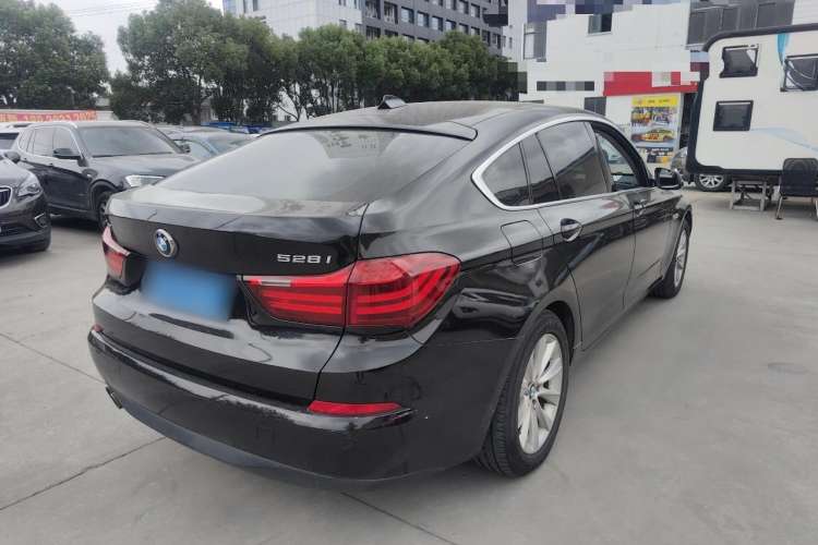 Used BMW 5 Series GT 2014 528i Leading Model Rear Right 45 Deg