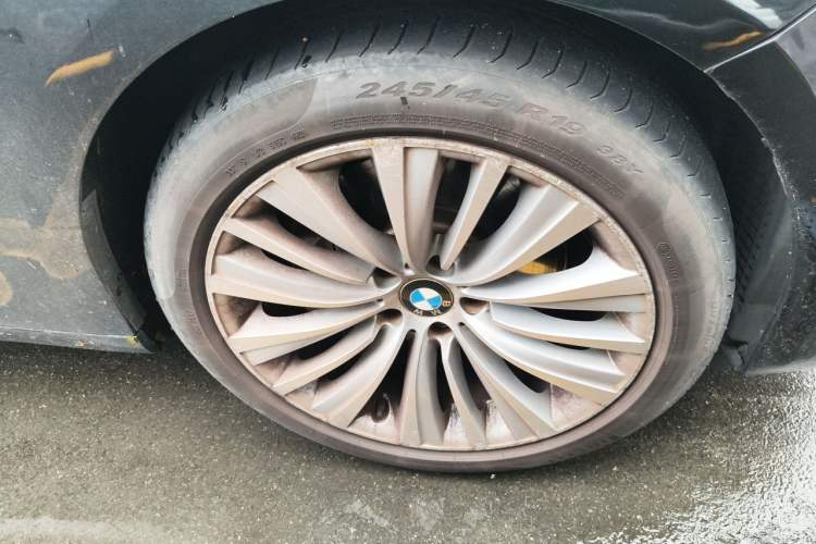 Used BMW 5 Series GT 2014 528i Luxury Edition Right Front Wheel Hub