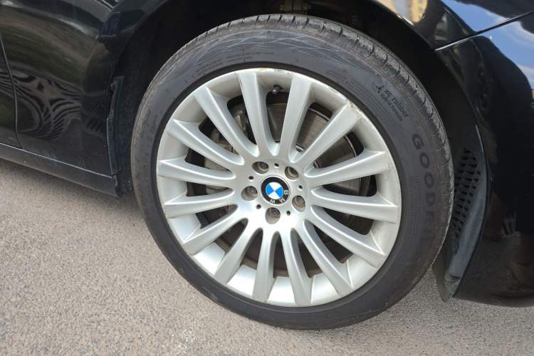 Used BMW 5 Series GT 2014 535i Leading Model Right Front Wheel Hub