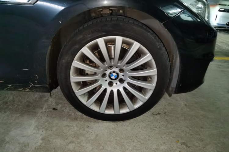 Used BMW 5 Series GT 2014 535i Leading Model Right Front Wheel Hub