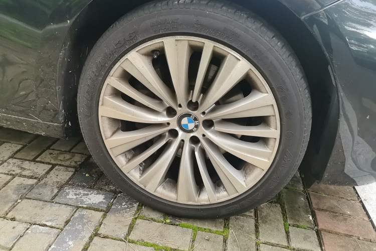 Used BMW 5 Series GT 2014 528i Luxury Edition Right Front Wheel Hub