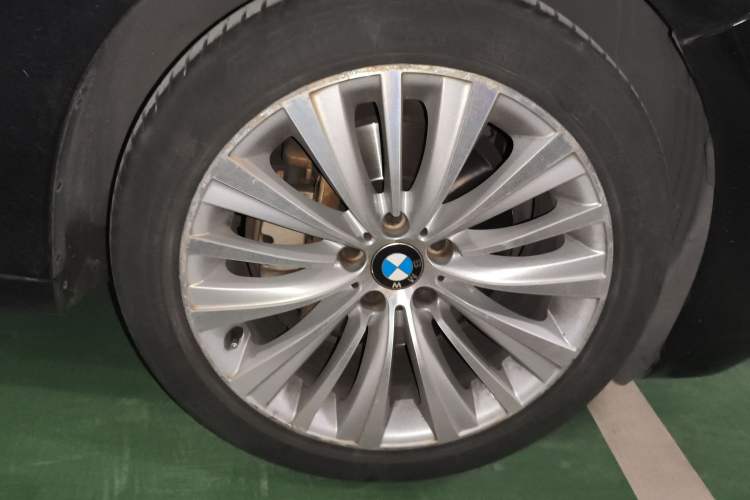 Used BMW 5 Series GT 2014 528i Luxury Edition Right Front Wheel Hub