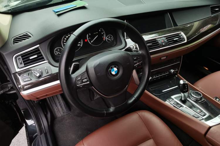 Used BMW 5 Series GT 2014 535i Leading Model Steering Wheel