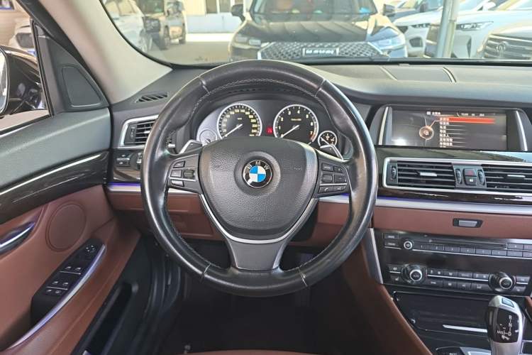 Used BMW 5 Series GT 2014 535i Leading Model Steering Wheel