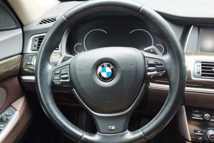 Used BMW 5 Series GT 2014 528i Luxury Edition Steering Wheel